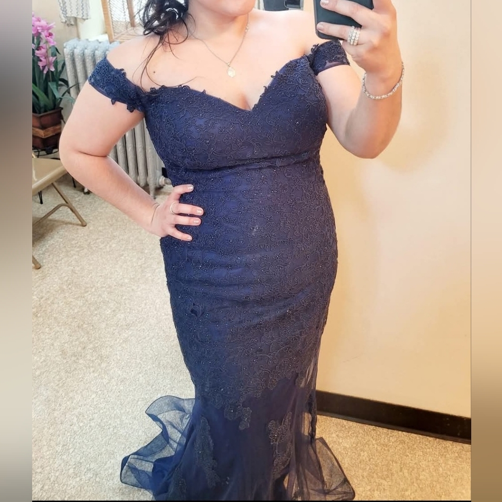 Elegant Navy Lace Off-Shoulder Prom Dress